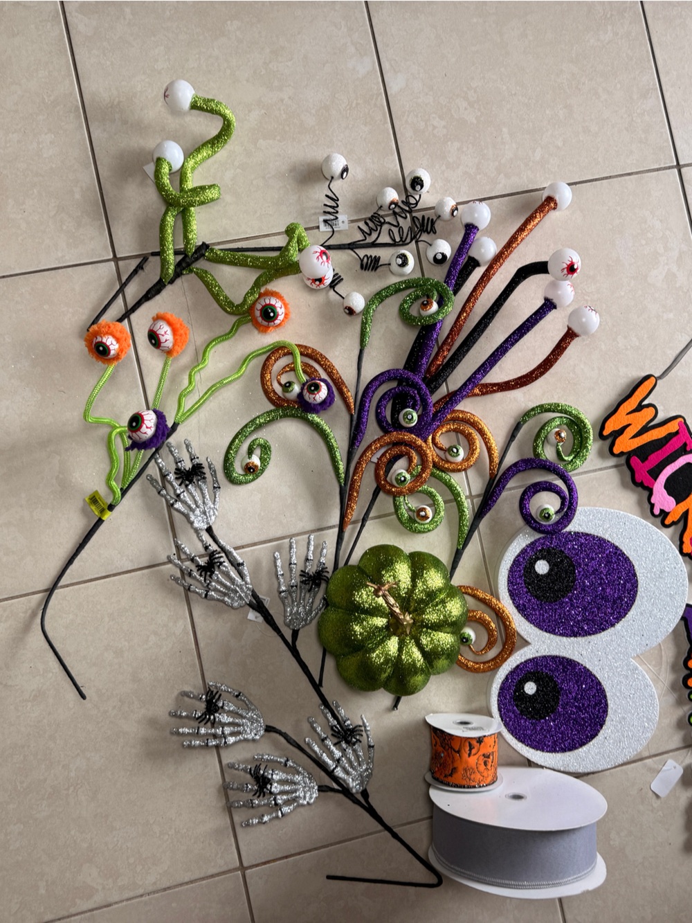 Halloween Glitter Eye and 'Wicked Beware' Wall Decor Set - Purple & Green